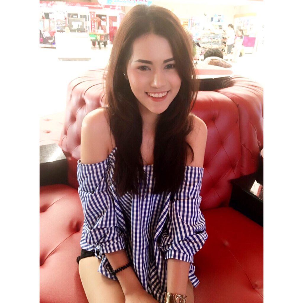 ก่อนเสริมหน้าอก